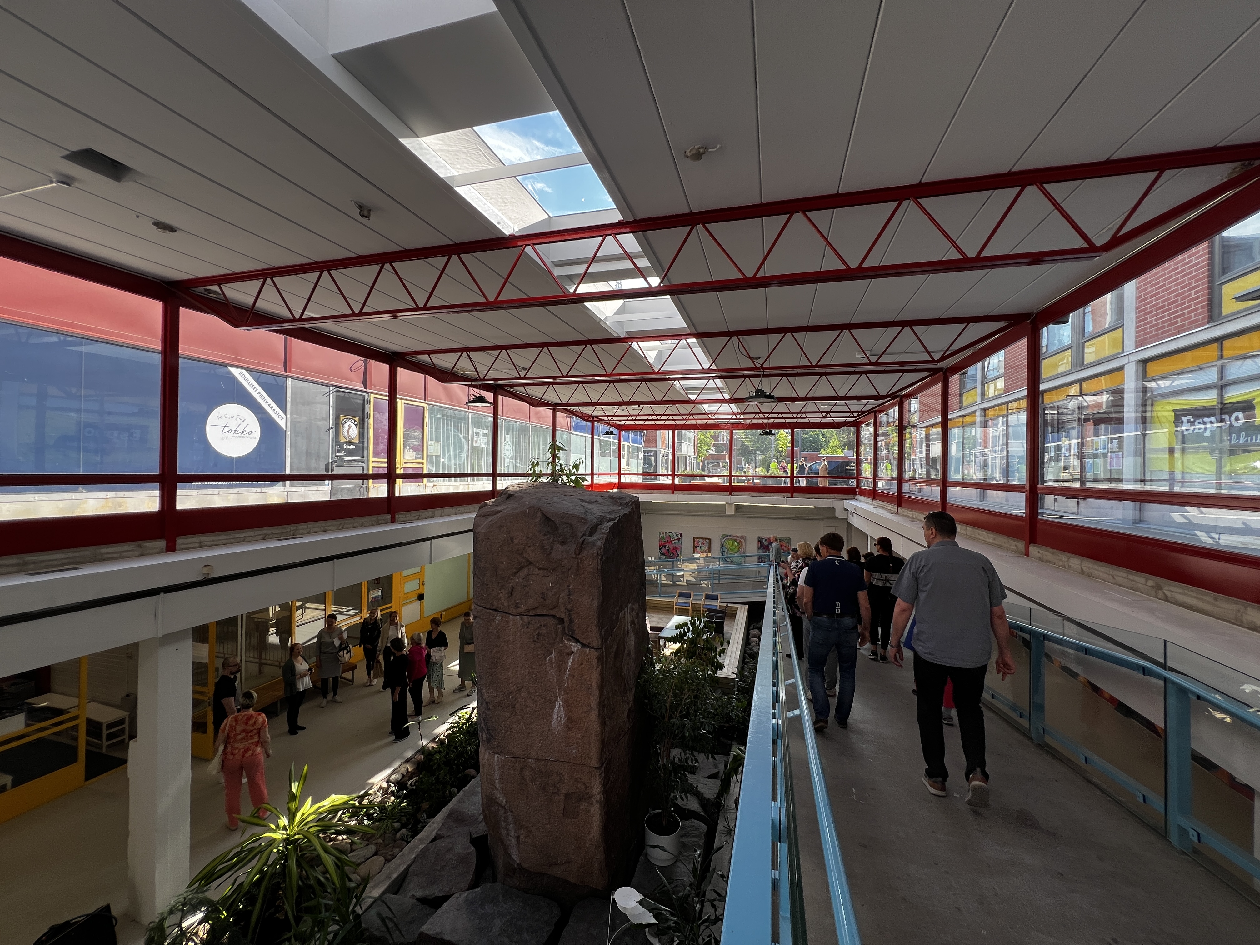 Espoo naabruskonnamaja sissepääs