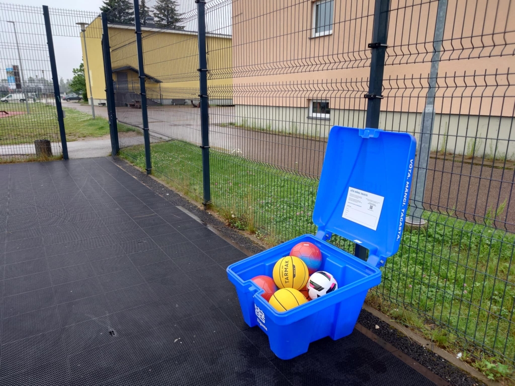 Pallikast Kreutzwaldi kooli juures.jpg